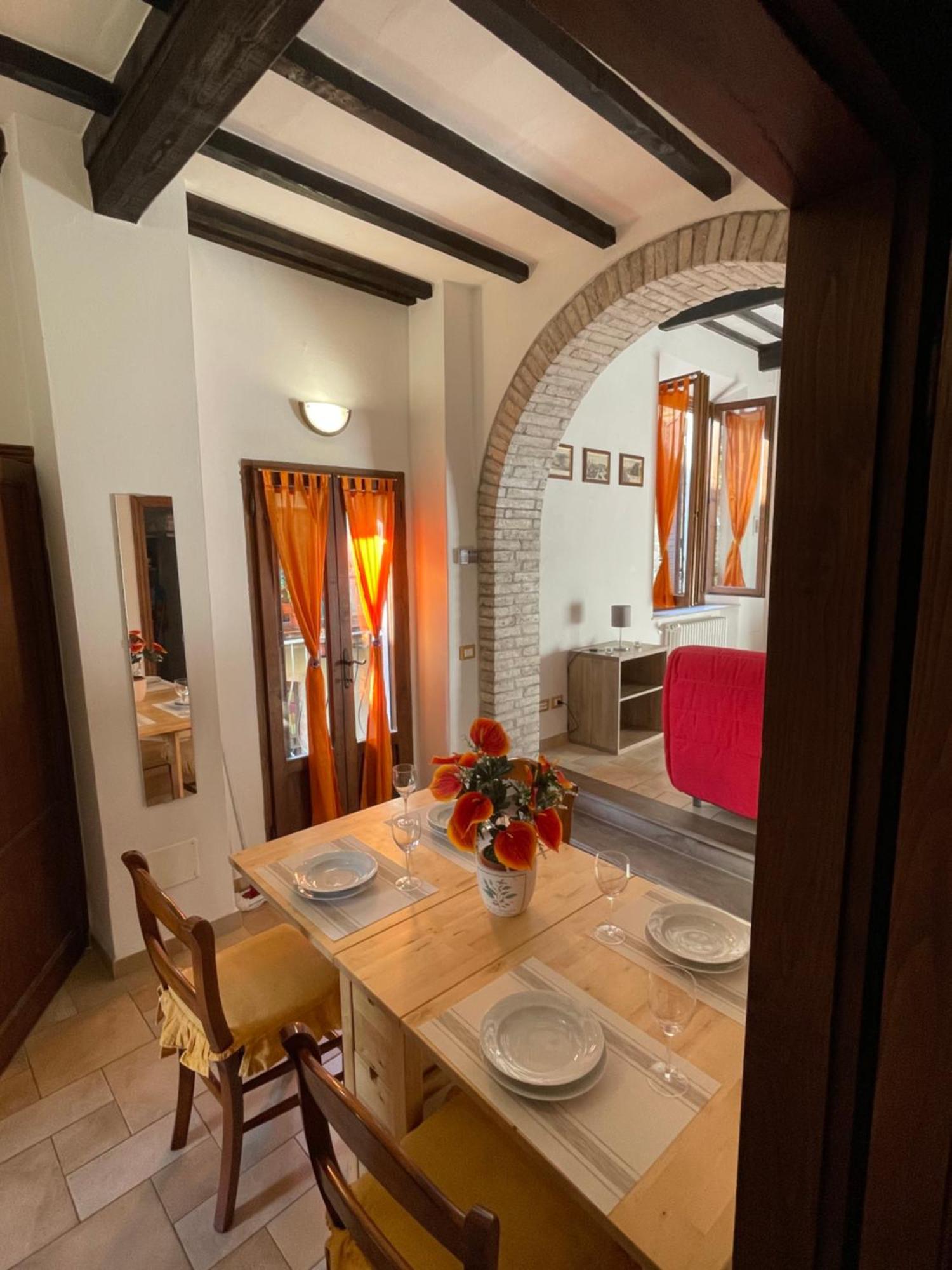 Casa Sant'Agostino Apartment San Gimignano Bagian luar foto