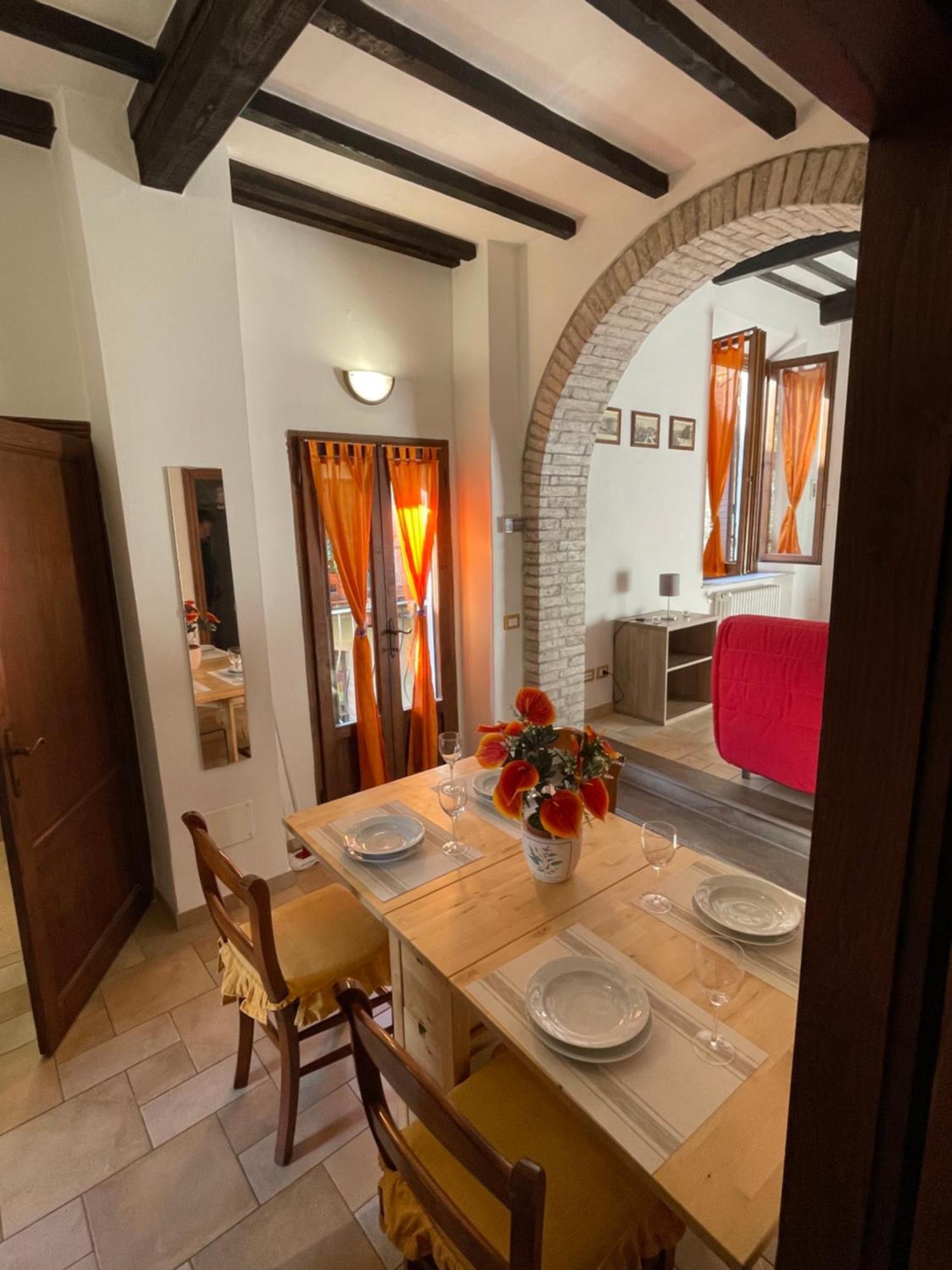 Casa Sant'Agostino Apartment San Gimignano Bagian luar foto